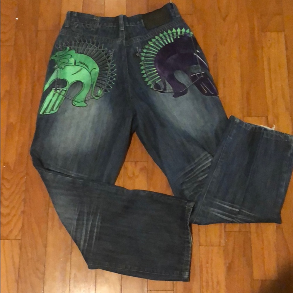 EIGHT men’s jeans pants